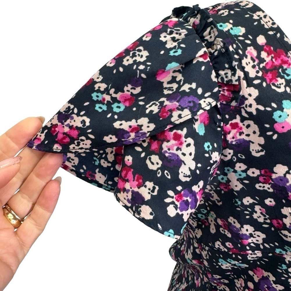 Jessica Simpson💜Black Floral Flutter Sleeve Round Neck Top Blouse Size S - Picture 3 of 10